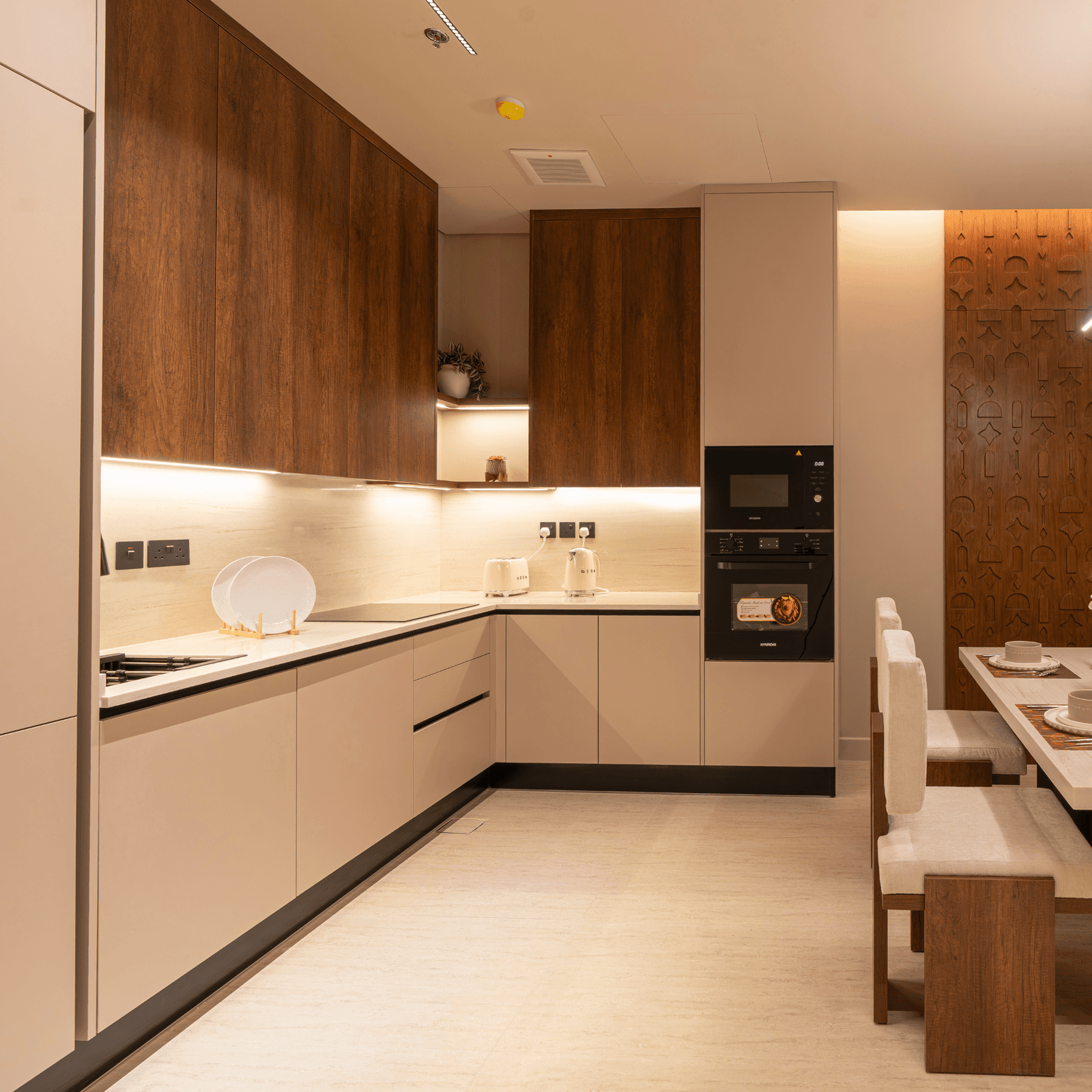 Luxury Apartment 01, photo 4 of 10