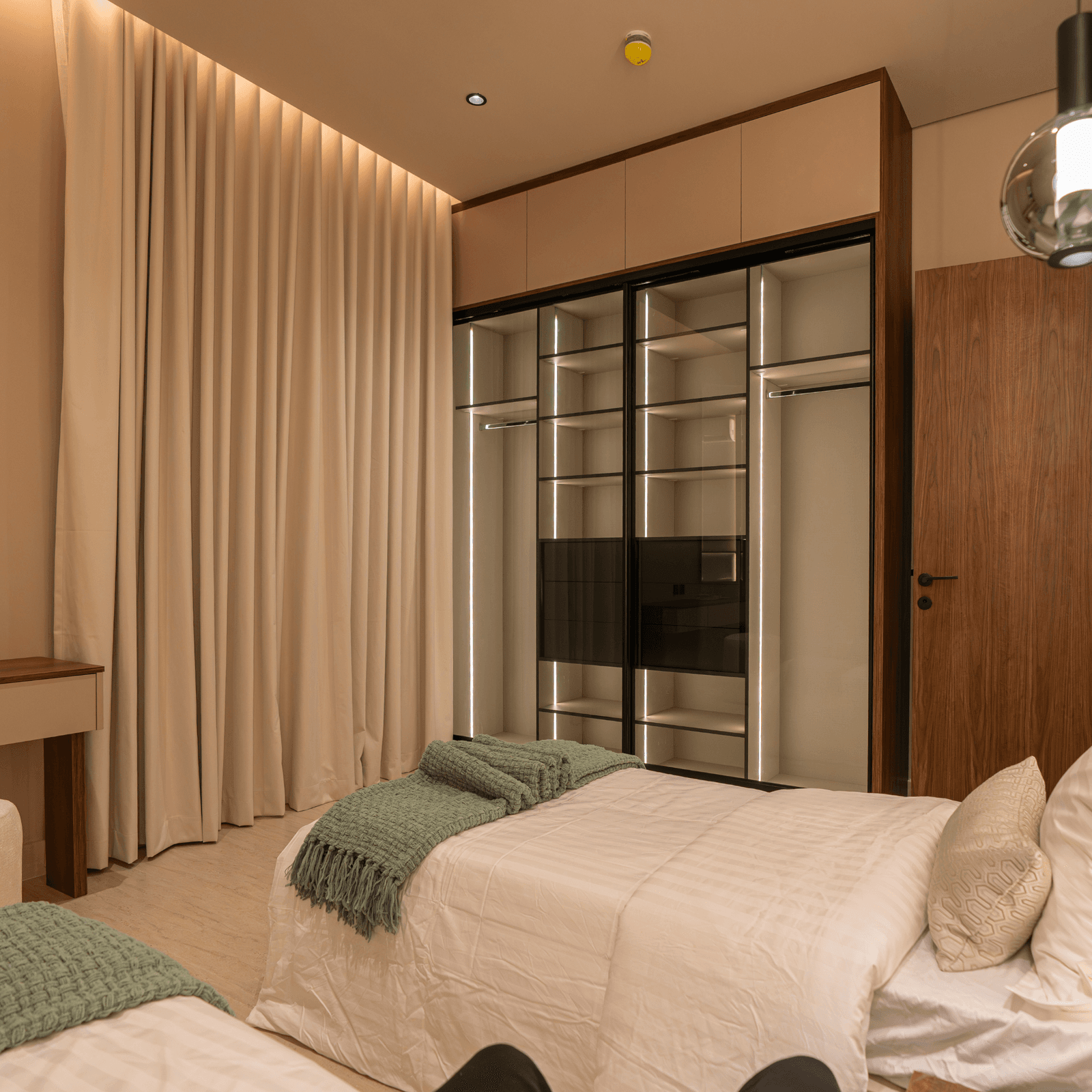 Luxury Apartment 04, photo 4 of 12